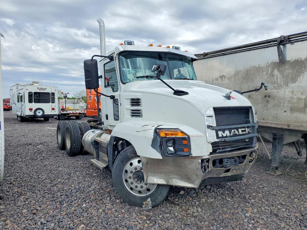 2020 MACK All models VIN 1M1AN3GY2LM012103 photo 1