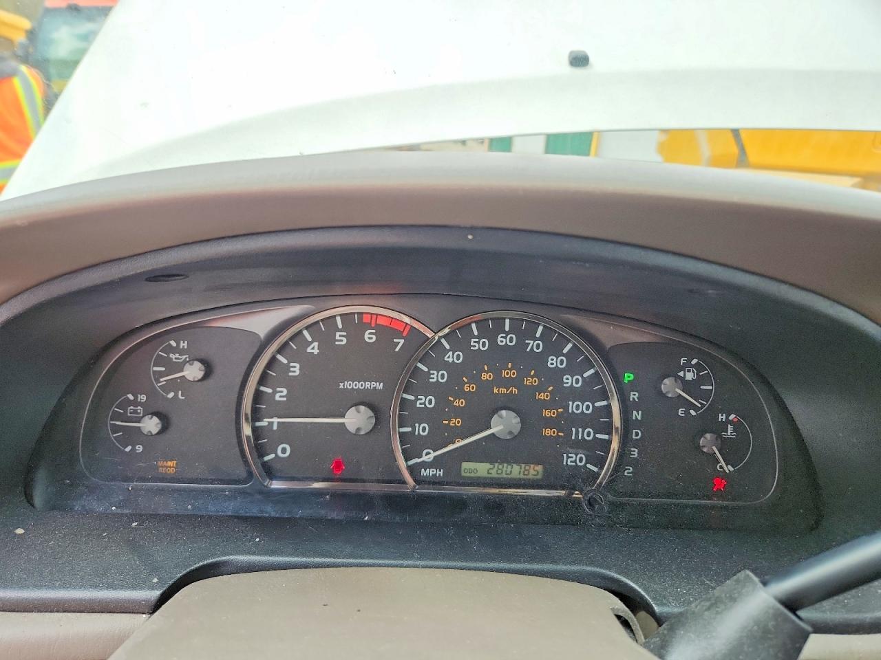 2005 Toyota Sequoia VIN 5TDBT44A55S256973 photo 9