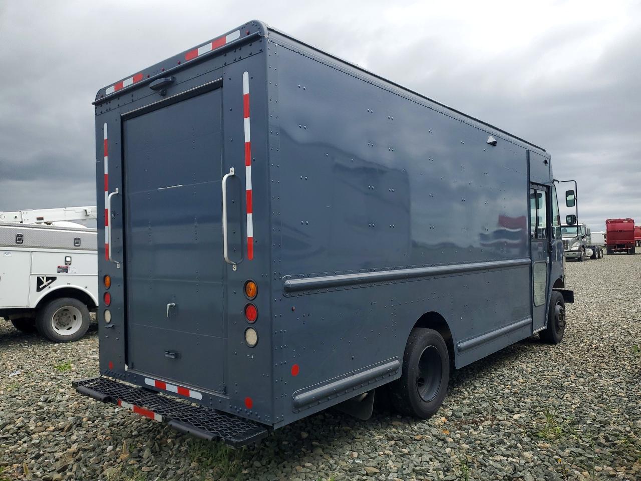 2020 FREIGHTLINER All other VIN 4UZAC2EA7LCMH7754 photo 3