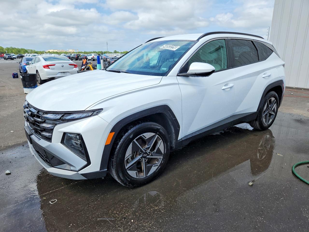 2025 Hyundai Tucson VIN 5NMJB3DE1SH462575 photo 1