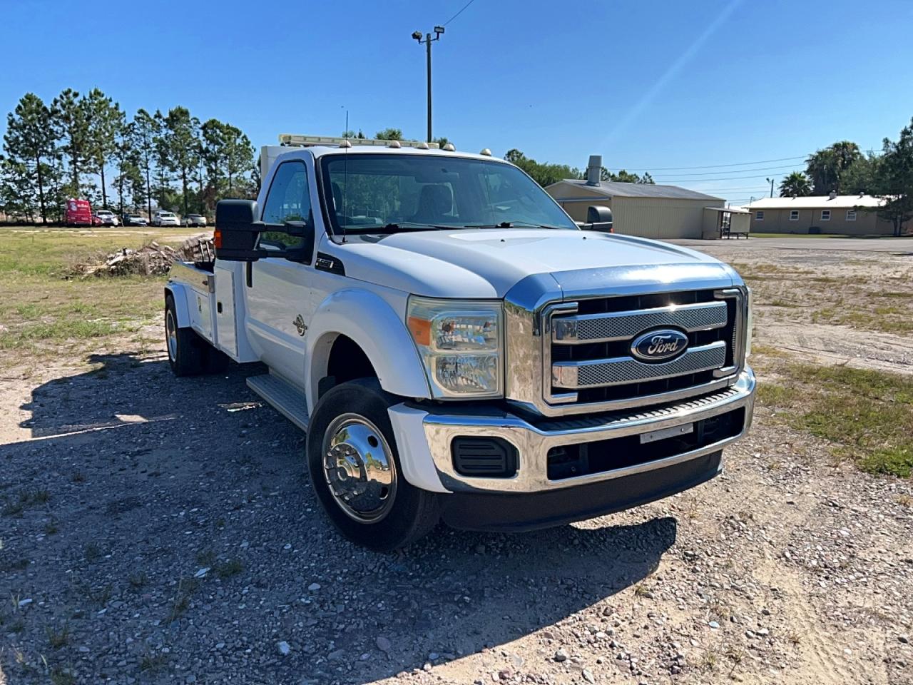 2011 Ford F550 VIN 1FDUF5GT9BEA80204 photo 1