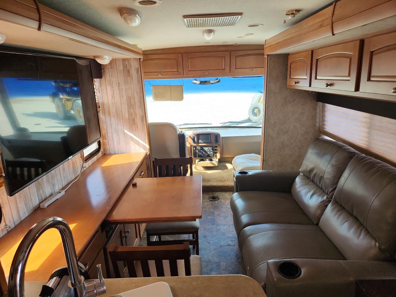 2010 WINNEBAGO All models VIN 1F6NF53Y290A01153 photo 5
