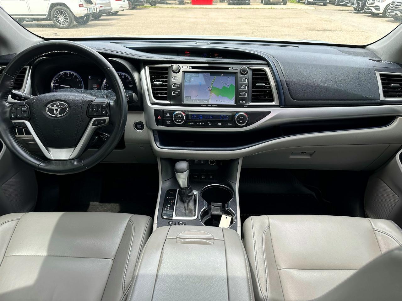 2017 Toyota Highlander VIN 5TDJZRFH4HS381579 photo 9