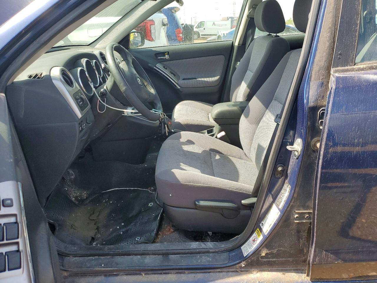 2006 TOYOTA Matrix VIN 2T1LR30E56C550874 photo 7