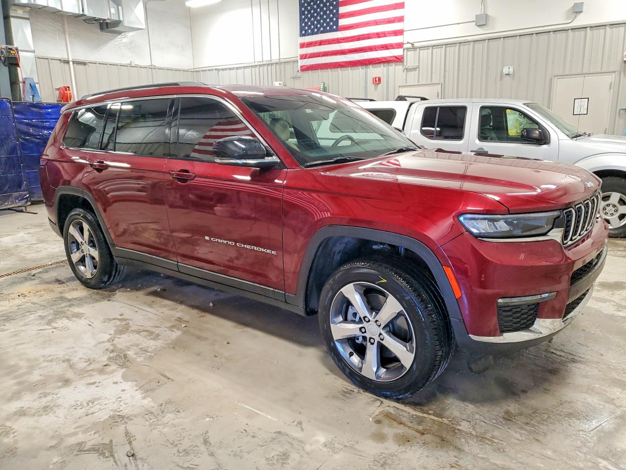 2025 Jeep Cherokee VIN 1C4RJKBGXS8632678 photo 4