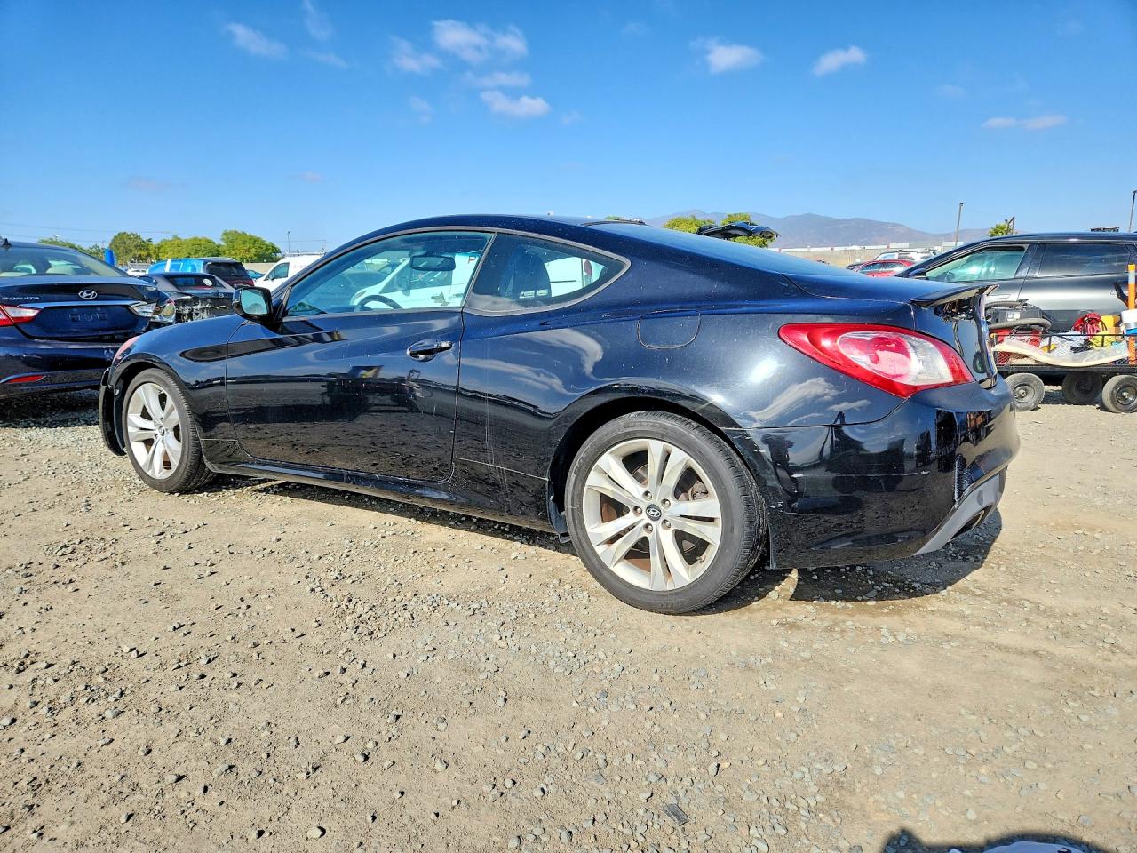 2011 Hyundai Genesis VIN KMHHT6KD2BU059586 photo 2