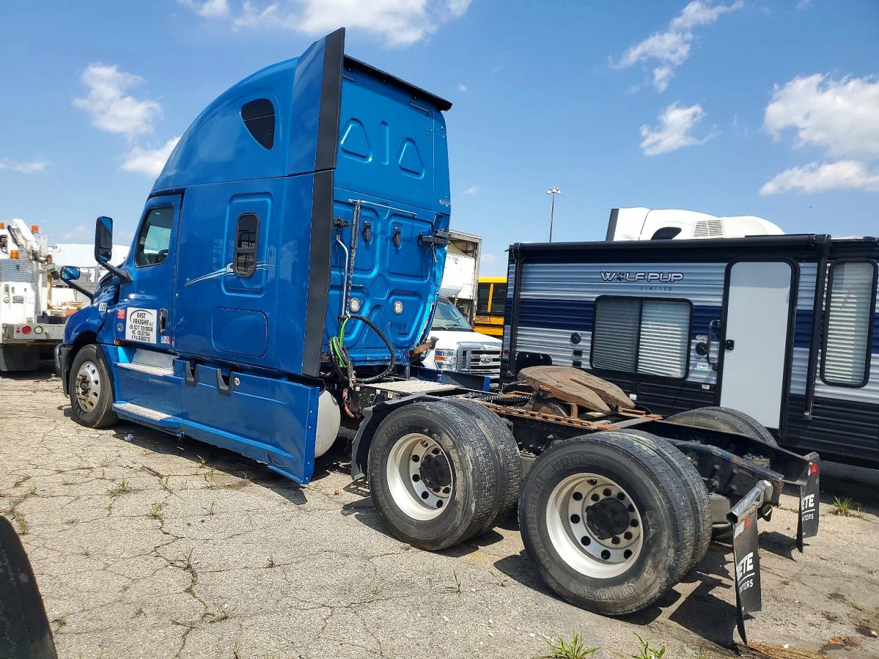2020 FREIGHTLINER All other VIN 3AKJHHDR5LSLK0595 photo 3