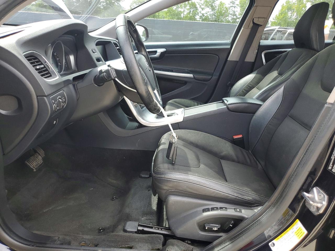 2017 Volvo V60 VIN YV140MEJ3H1345422 photo 7