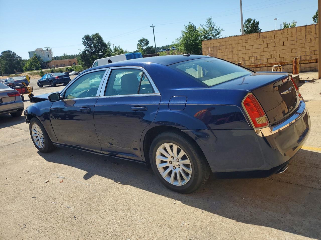 2014 Chrysler 300 VIN 2C3CCAAGXEH124323 photo 2