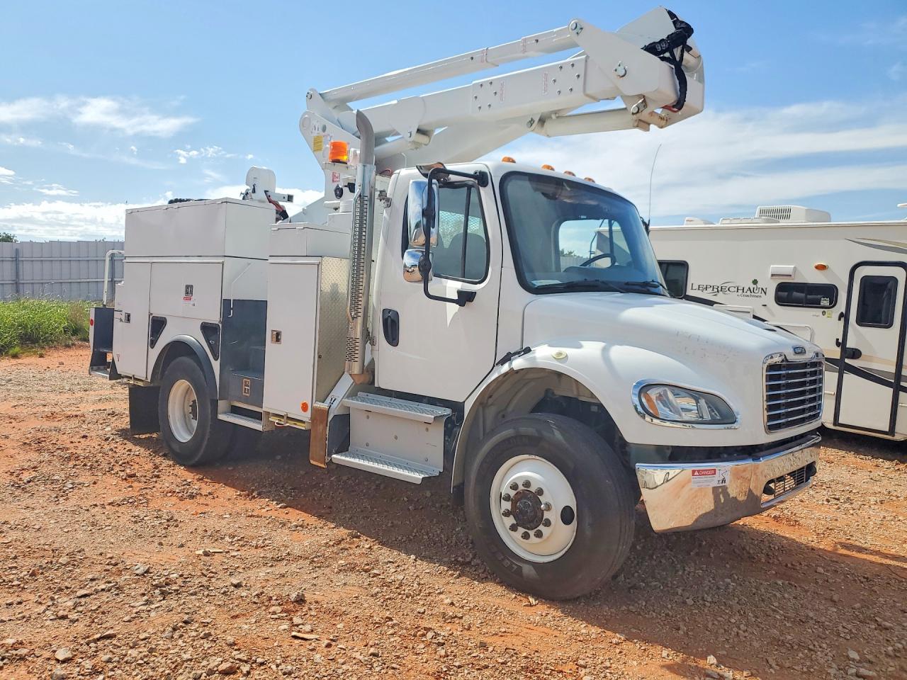 2020 FREIGHTLINER All other VIN 1FVDCWFC9LHLL0470 photo 1
