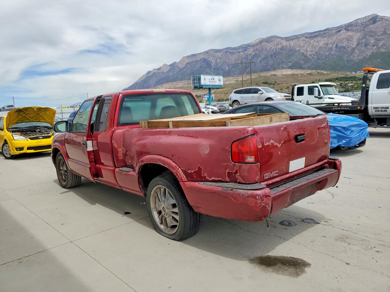 2000 GMC Sonoma VIN 1GTCS1942Y8110774 photo 2