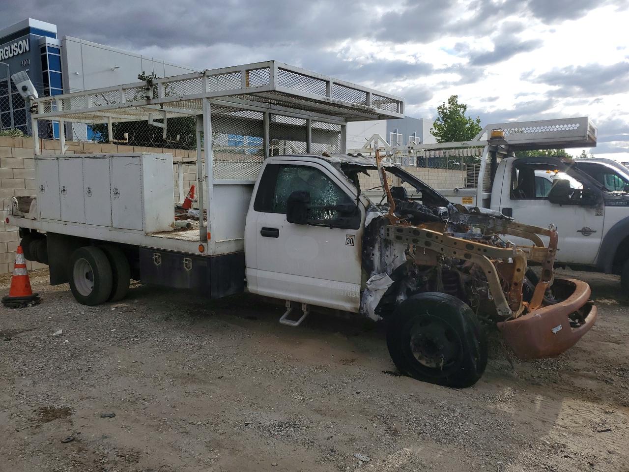 2019 Ford F550 VIN 1FDUF5GY3KEG13594 photo 4
