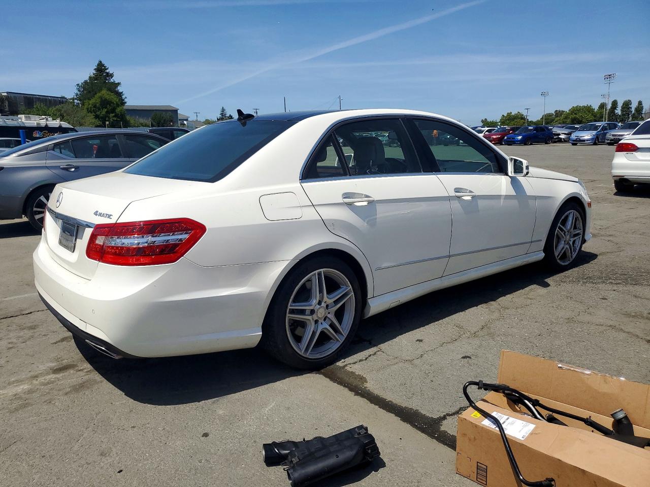 2013 MERCEDES-BENZ E-class VIN WDDHF9BBXDA728676 photo 3