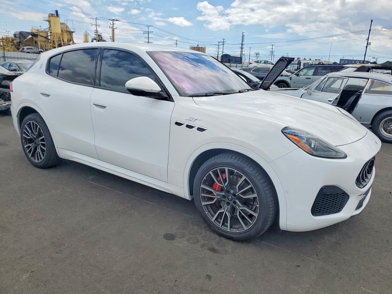 2023 Maserati All other VIN ZN682AVA7P7416390 photo 4