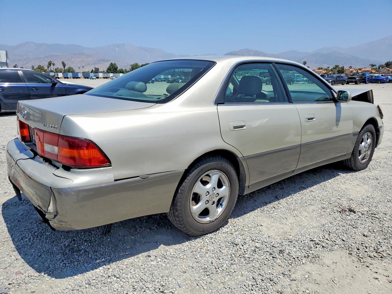 1998 Lexus Es300 VIN JT8BF28G0W5044059 photo 3