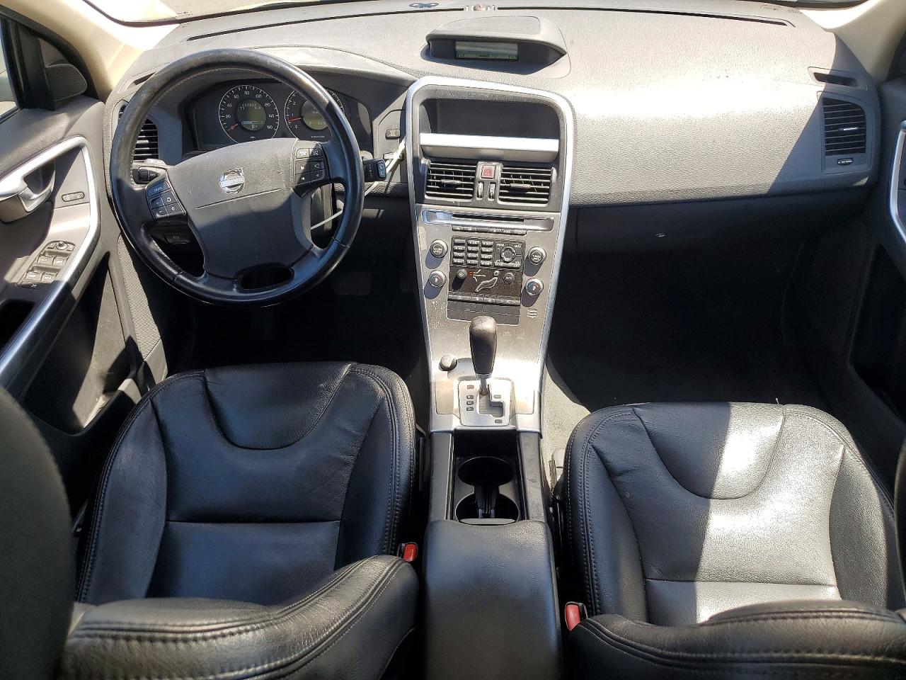 2010 Volvo Xc60 VIN YV4960DL0A2082633 photo 8