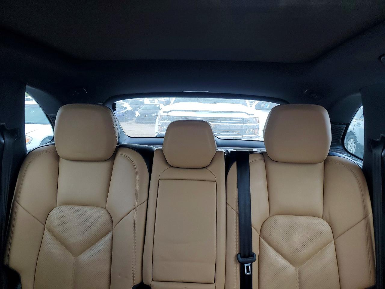2016 Porsche Cayenne VIN WP1AF2A26GLA40525 photo 10