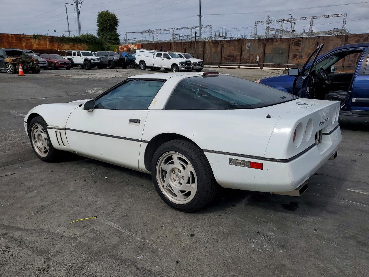 1990 CHEV Corvette VIN 1G1YY2380L5119675 photo 2