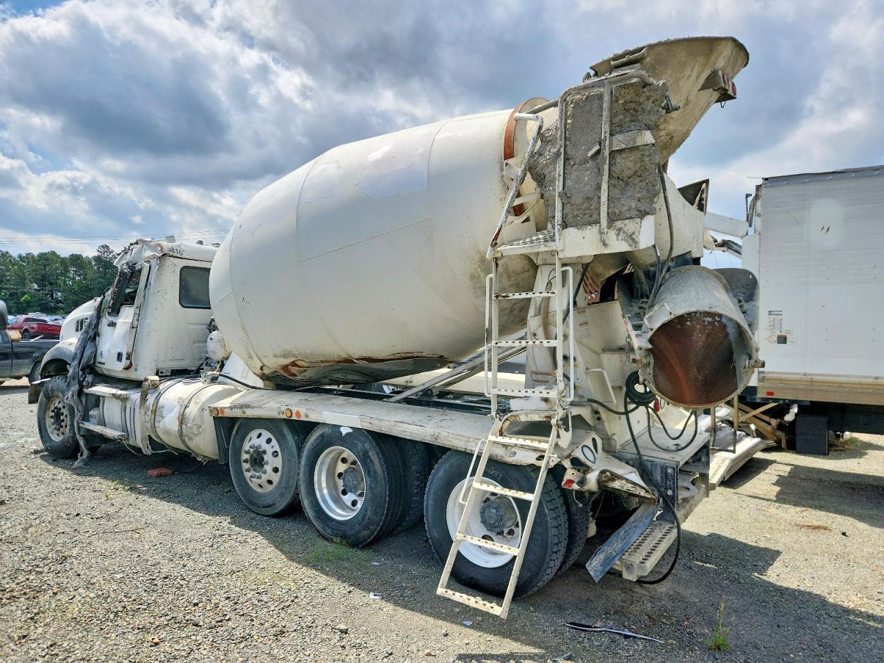 2022 MACK All other VIN 1M2GR2GC2NM027874 photo 3