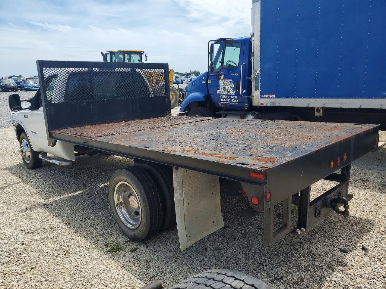 1999 Ford F450 VIN 1FDXF47F1XED84975 photo 2