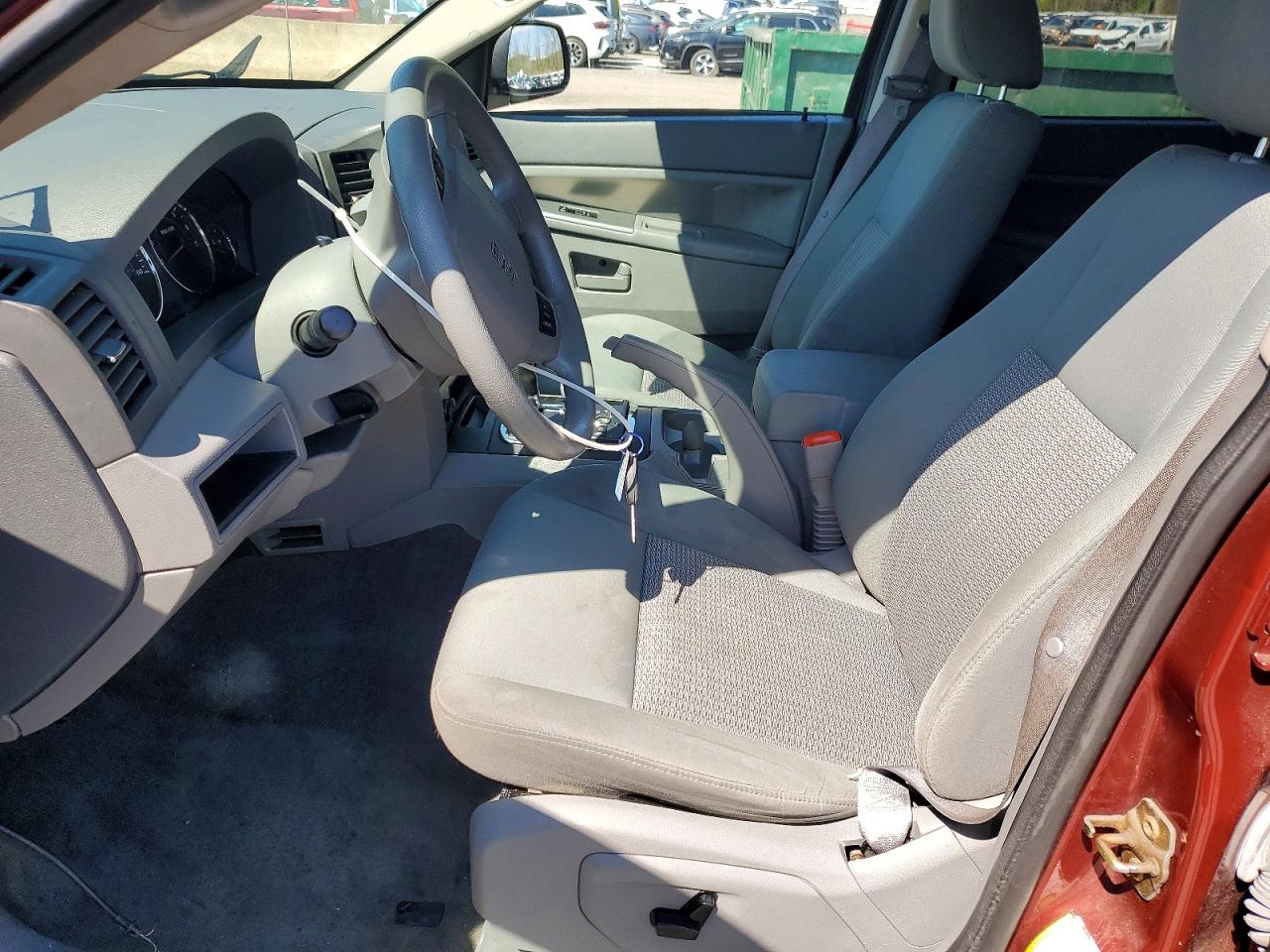 2007 JEEP Cherokee VIN 1J8GR48K37C603804 photo 7