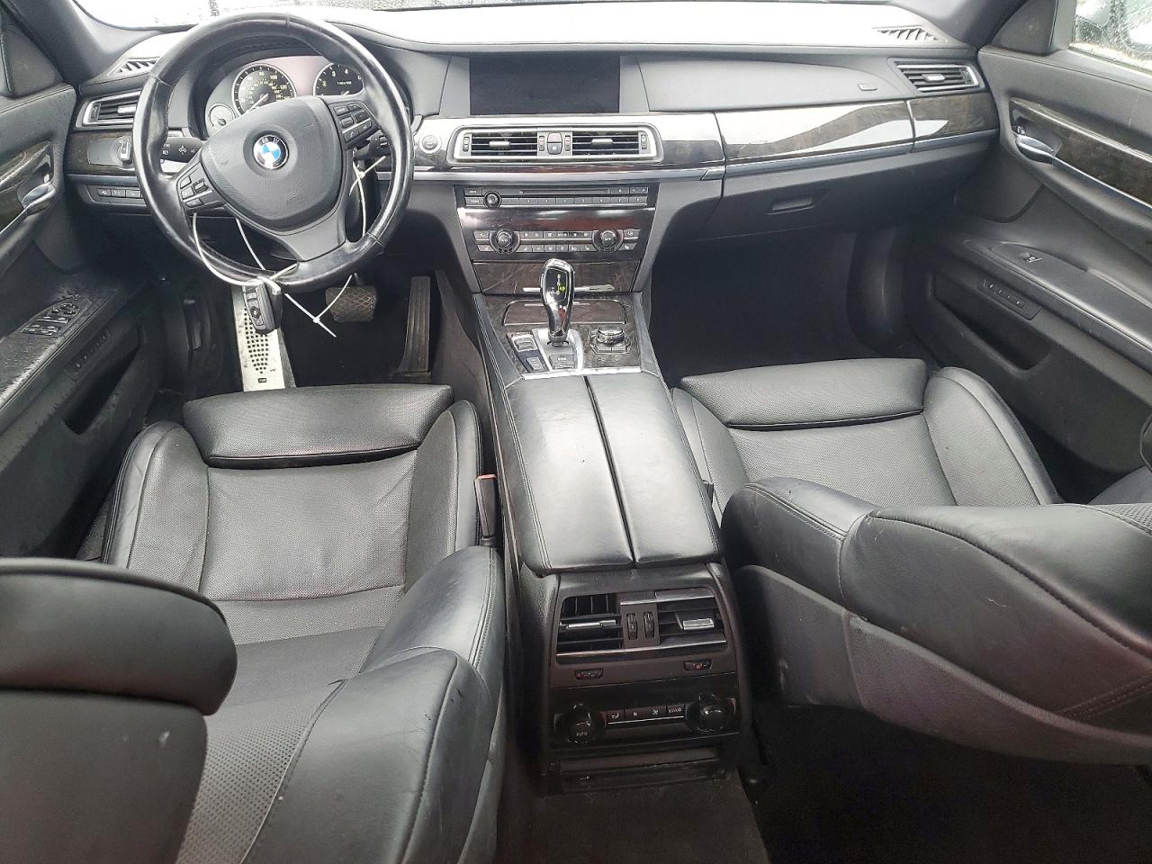 2012 BMW 7 series VIN WBAKA8C53CDS99862 photo 8