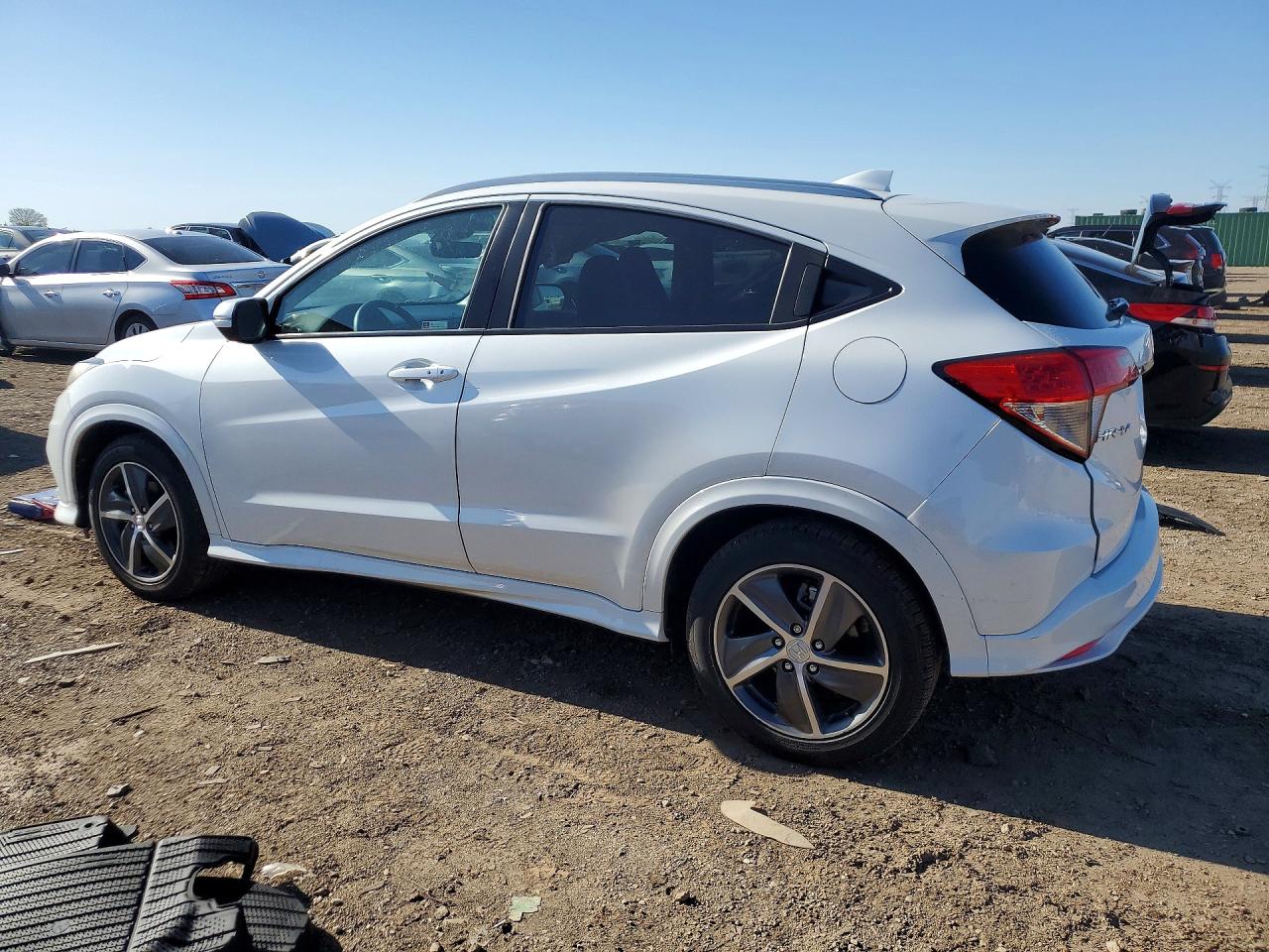2020 Honda Hr-v VIN 3CZRU6H9XLM720063 photo 2