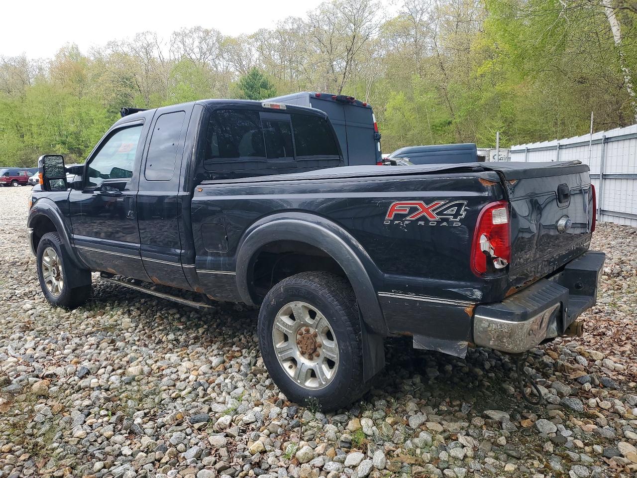 2015 Ford F350 VIN 1FT8X3B6XFEB38254 photo 2