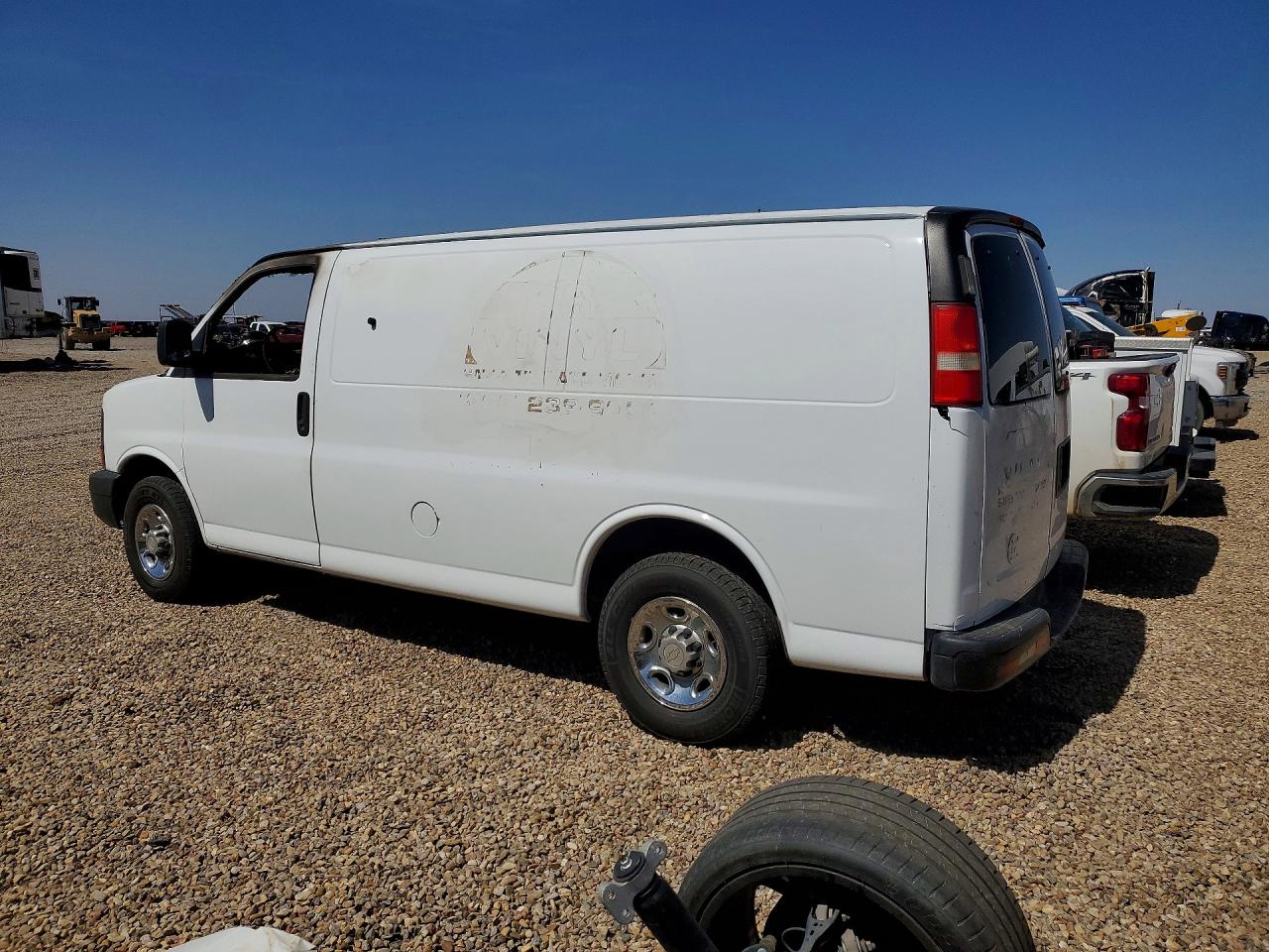 2010 CHEVROLET Express VIN 1GCZGFBA0A1174805 photo 2