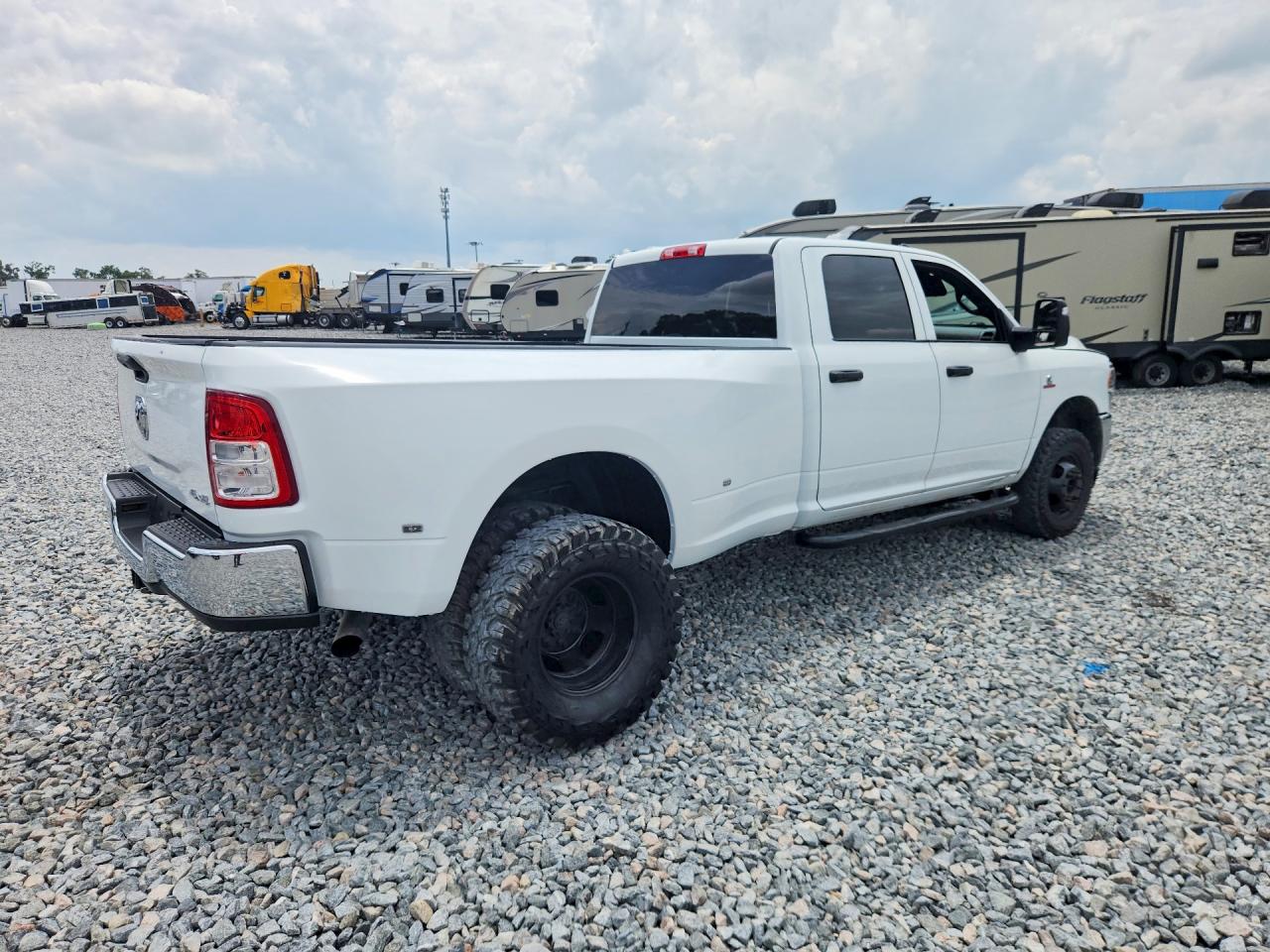 2023 Ram 2500 VIN 3C6UR5CL0PG543078 photo 3
