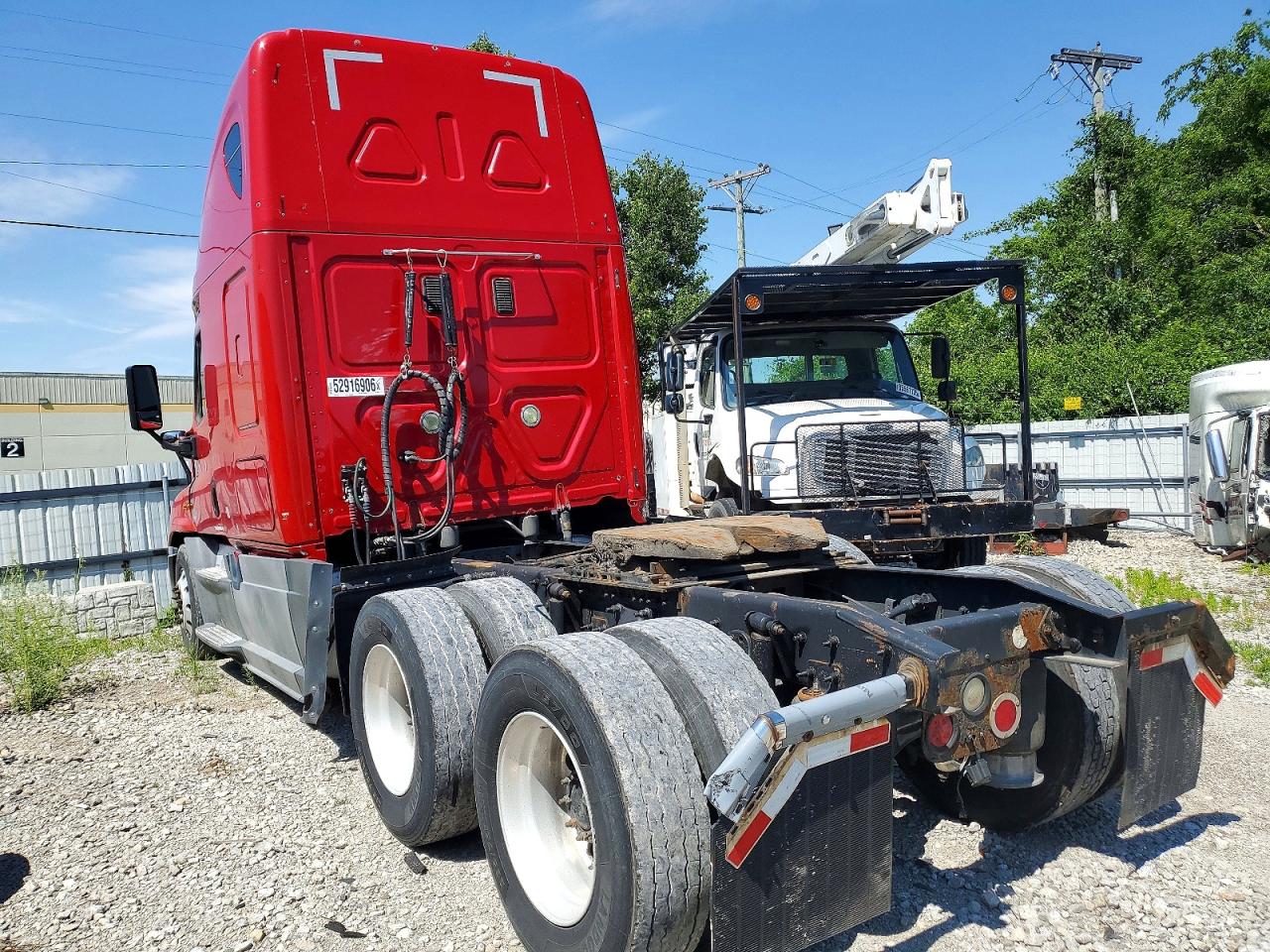 2015 FREIGHTLINER All other VIN 3AKJGLD59FSFP6877 photo 3