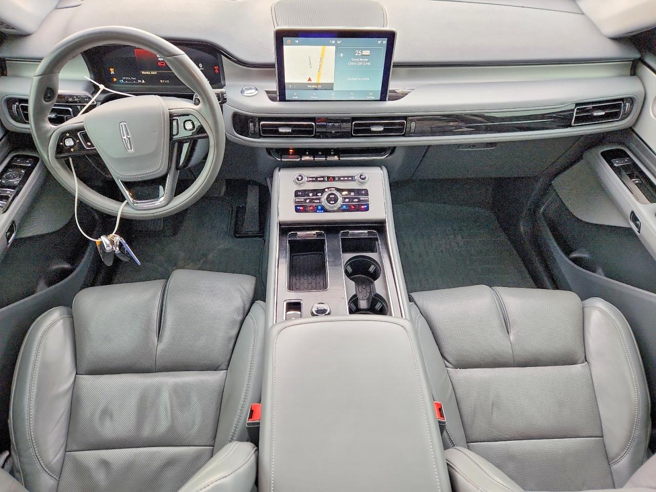 2020 Lincoln Aviator VIN 5LM5J7XC5LGL00567 photo 8