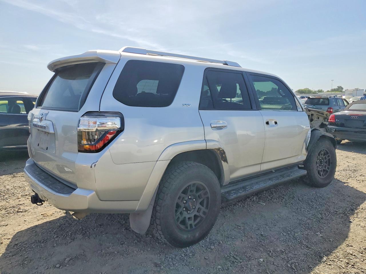 2014 Toyota 4runner VIN JTEBU5JR1E5186547 photo 3