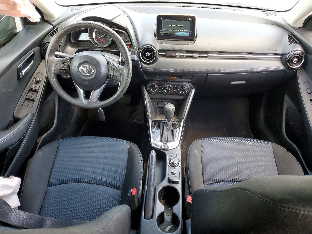 2018 Toyota Yaris VIN 3MYDLBYV5JY317141 photo 8