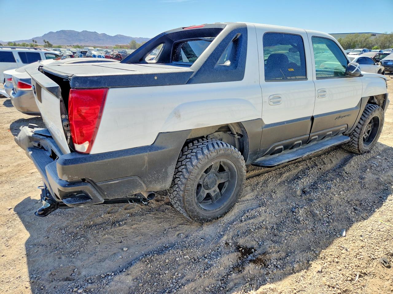 2002 Chevrolet Avalanche VIN 3GNEC13T22G104584 photo 3
