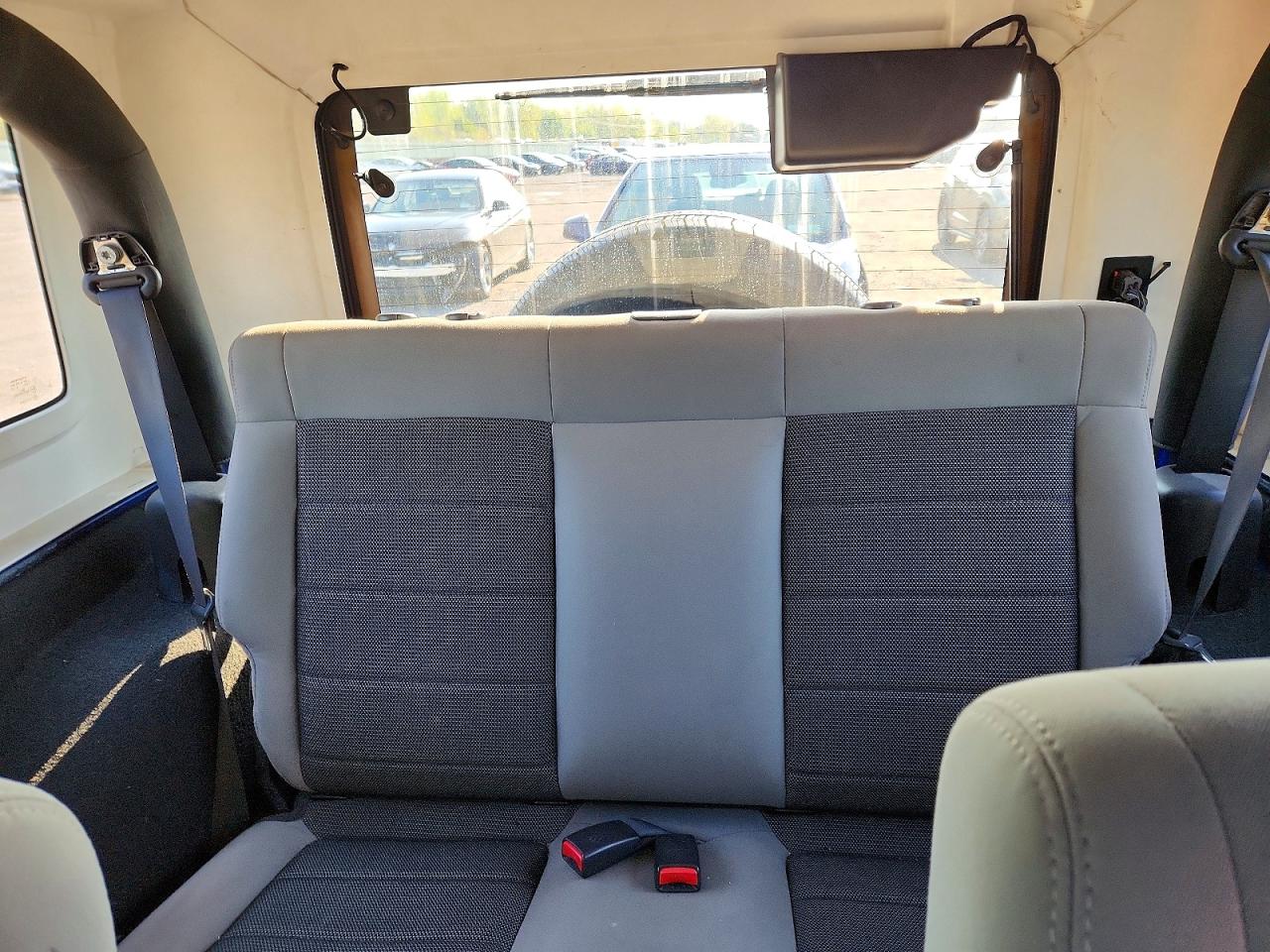2008 Jeep Wrangler / VIN 1J4FA24108L606019 photo 10