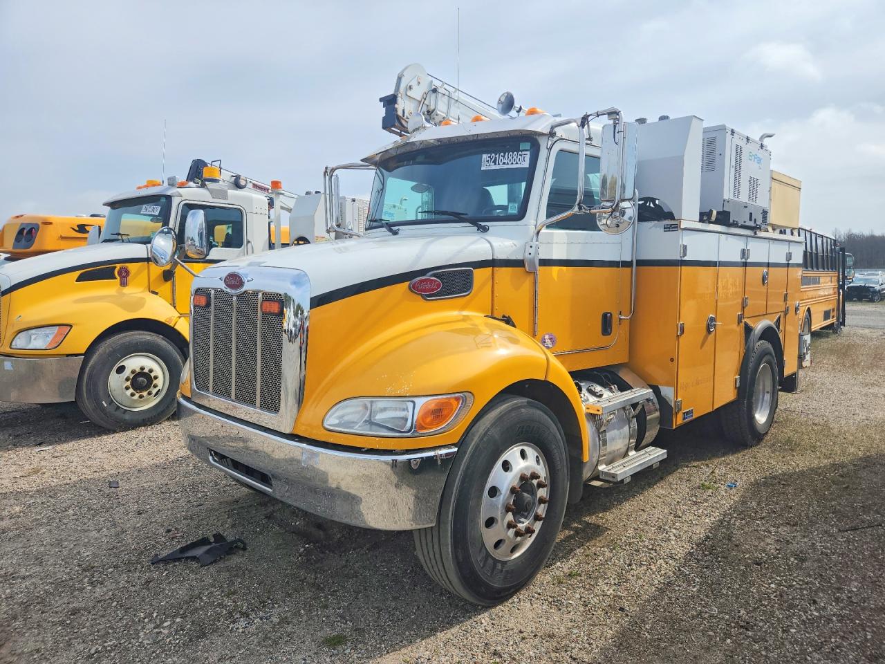 2016 PETERBILT All models VIN 2NP2HM6X5GM339372 photo 1
