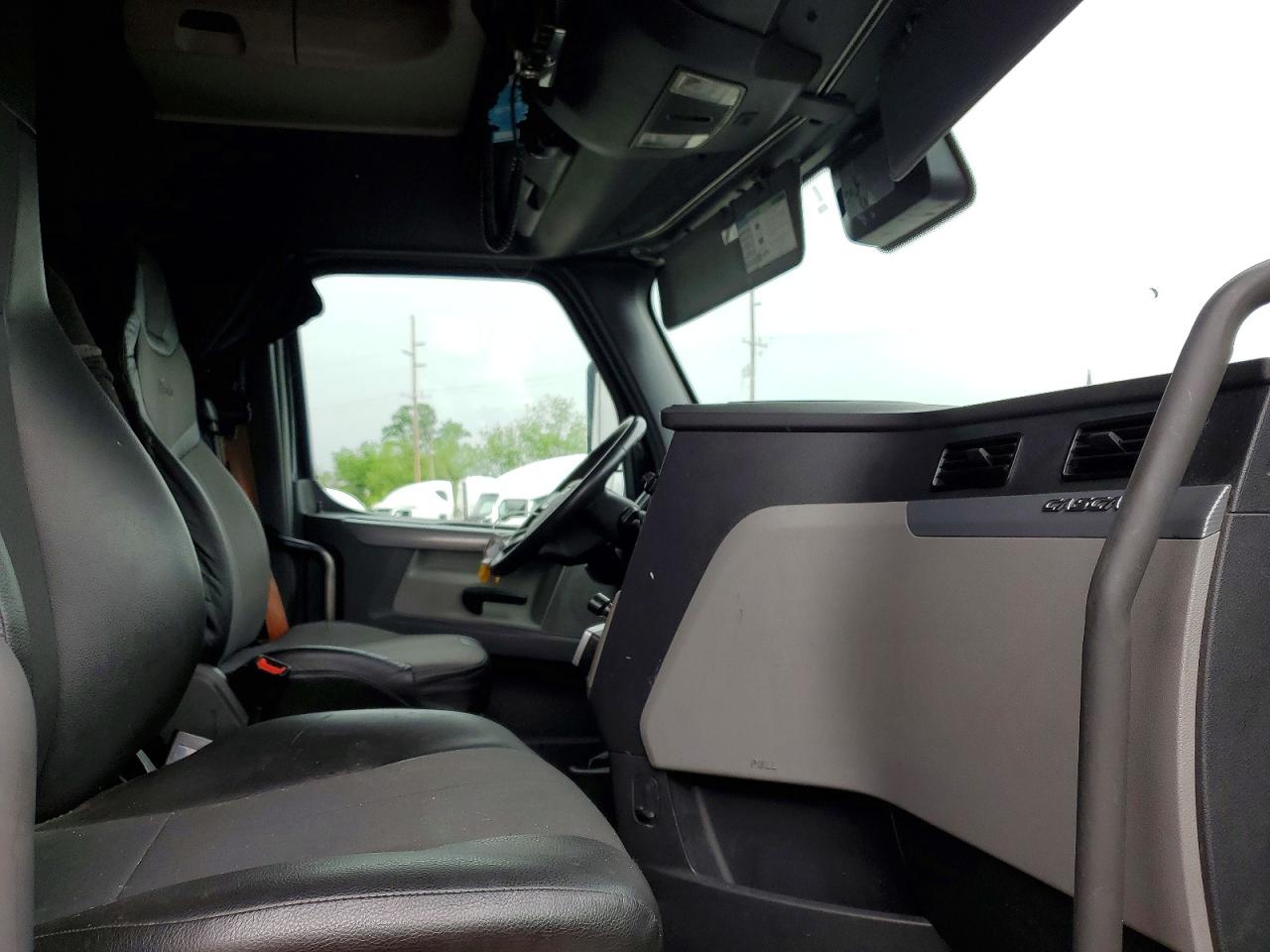 2021 FREIGHTLINER All other VIN 3AKJHHDR4MSMC0314 photo 5