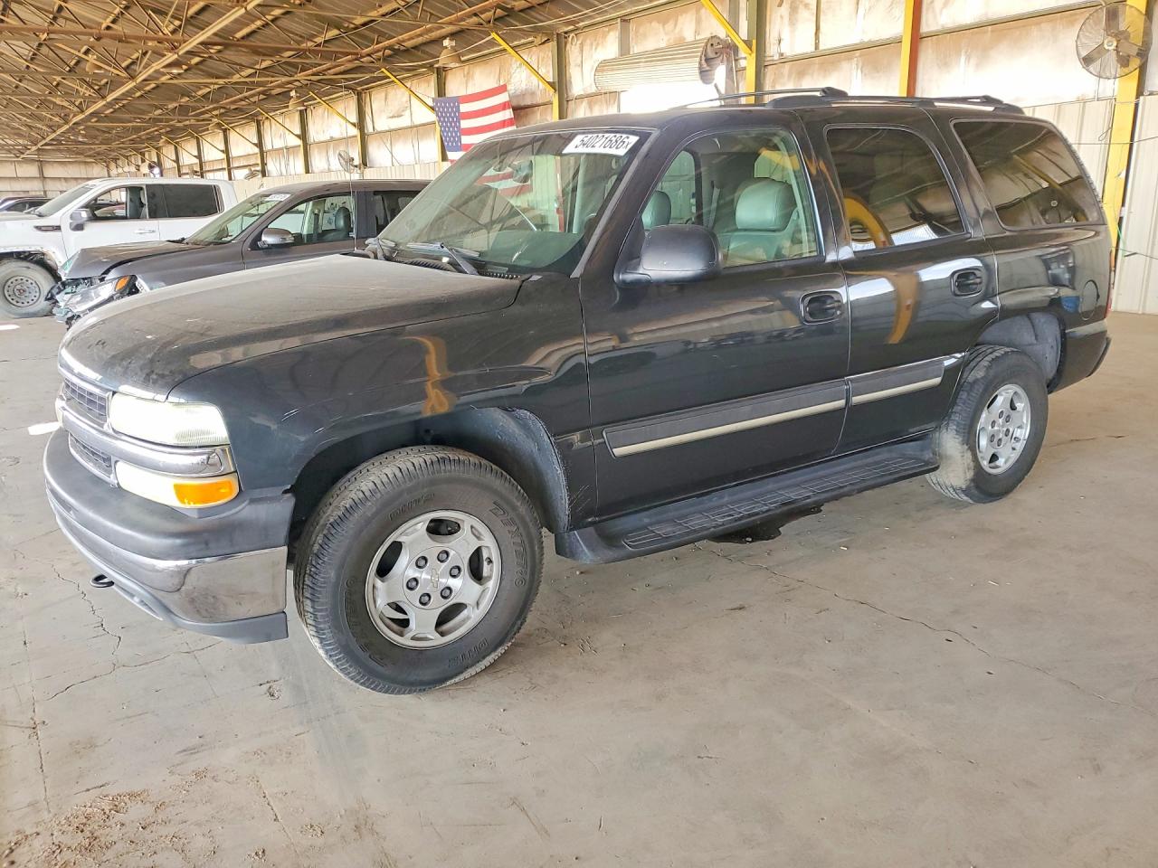 2004 Chevrolet Tahoe VIN 1GNEK13T44R294894 photo 1