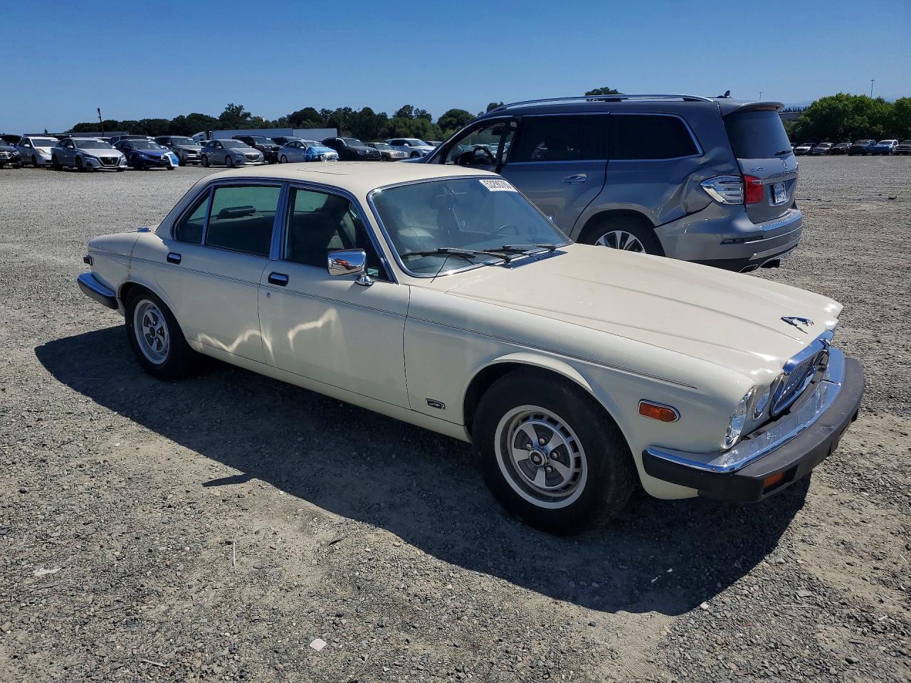 1987 JAGUAR Xj6 VIN SAJAV1345HC464973 photo 4