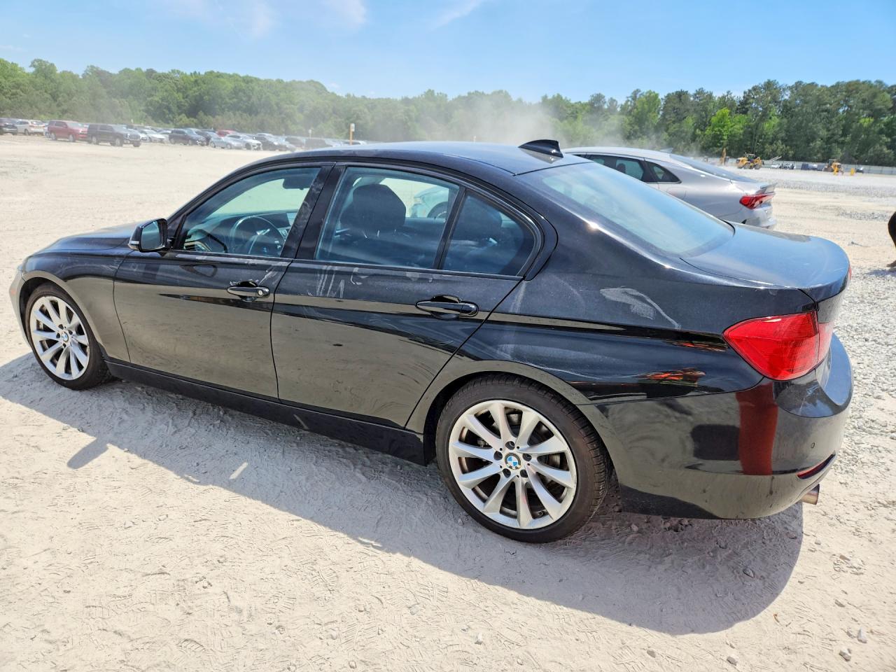 2015 BMW 3 series VIN WBA3C3G54FNT51882 photo 2