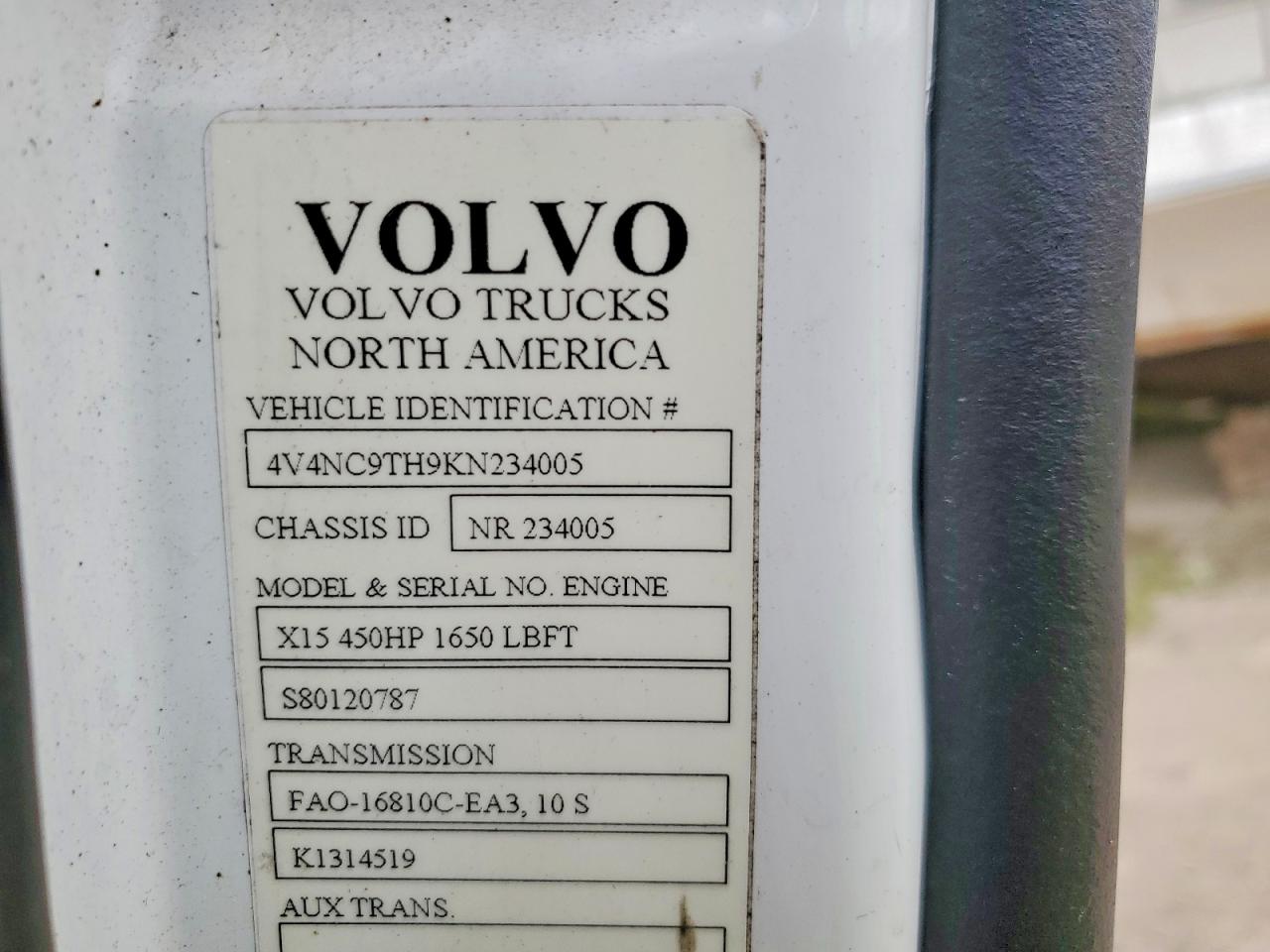 2019 VOLVO Vn VIN 4V4NC9TH9KN234005 photo 10