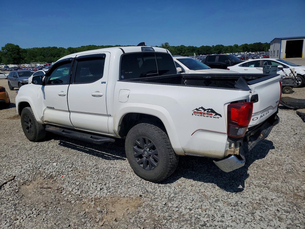2022 Toyota Tacoma VIN 3TMAZ5CN0NM171365 photo 2