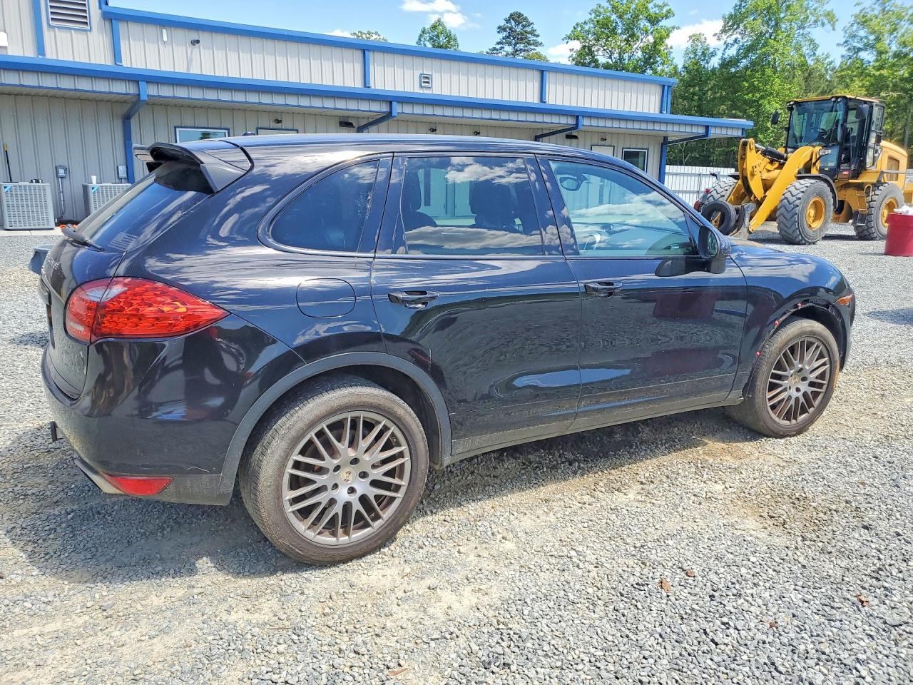 2013 Porsche Cayenne VIN WP1AA2A26DLA00780 photo 3