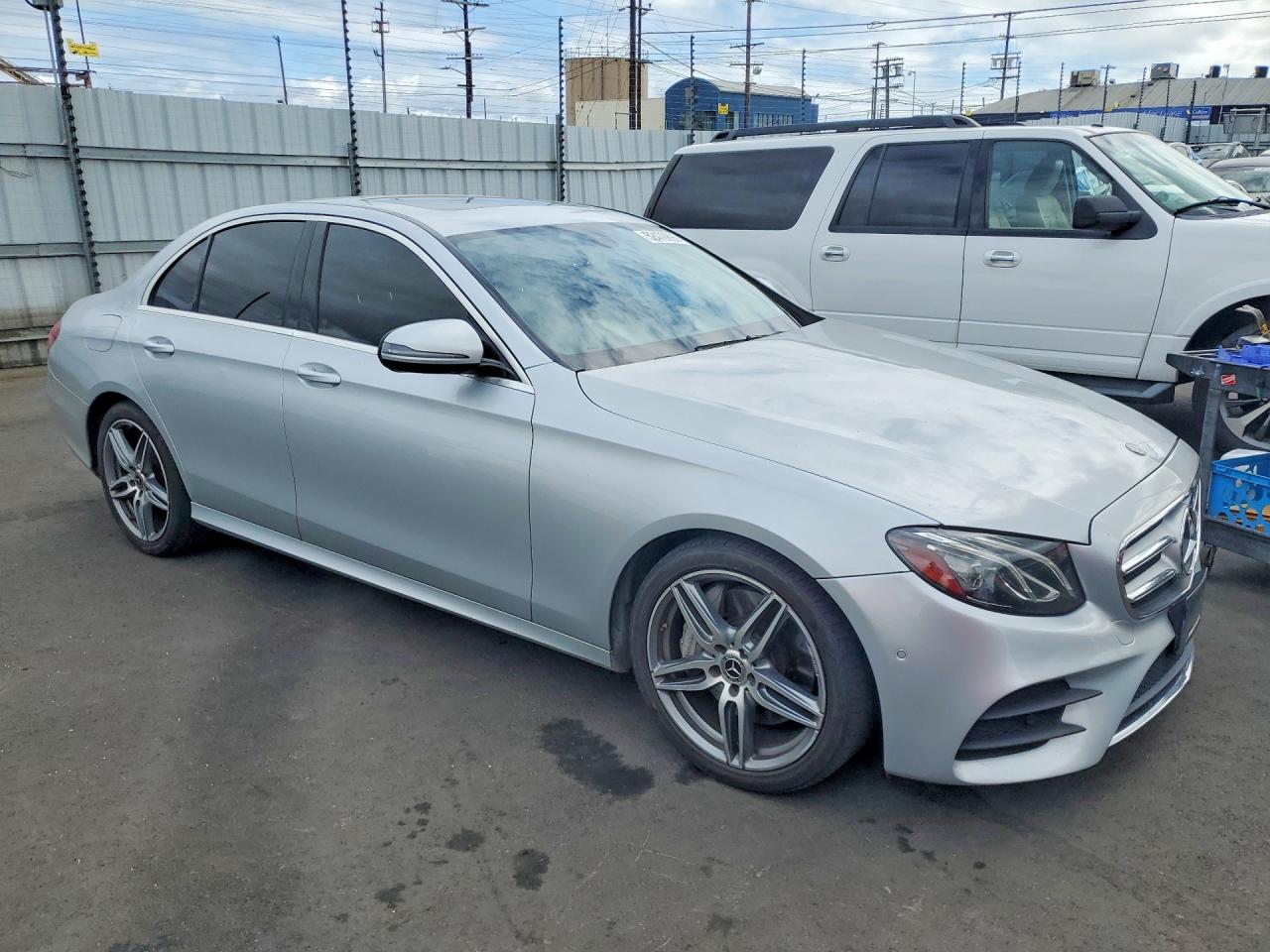 2018 Mercedes-Benz E-class VIN WDDZF4JB7JA431563 photo 4