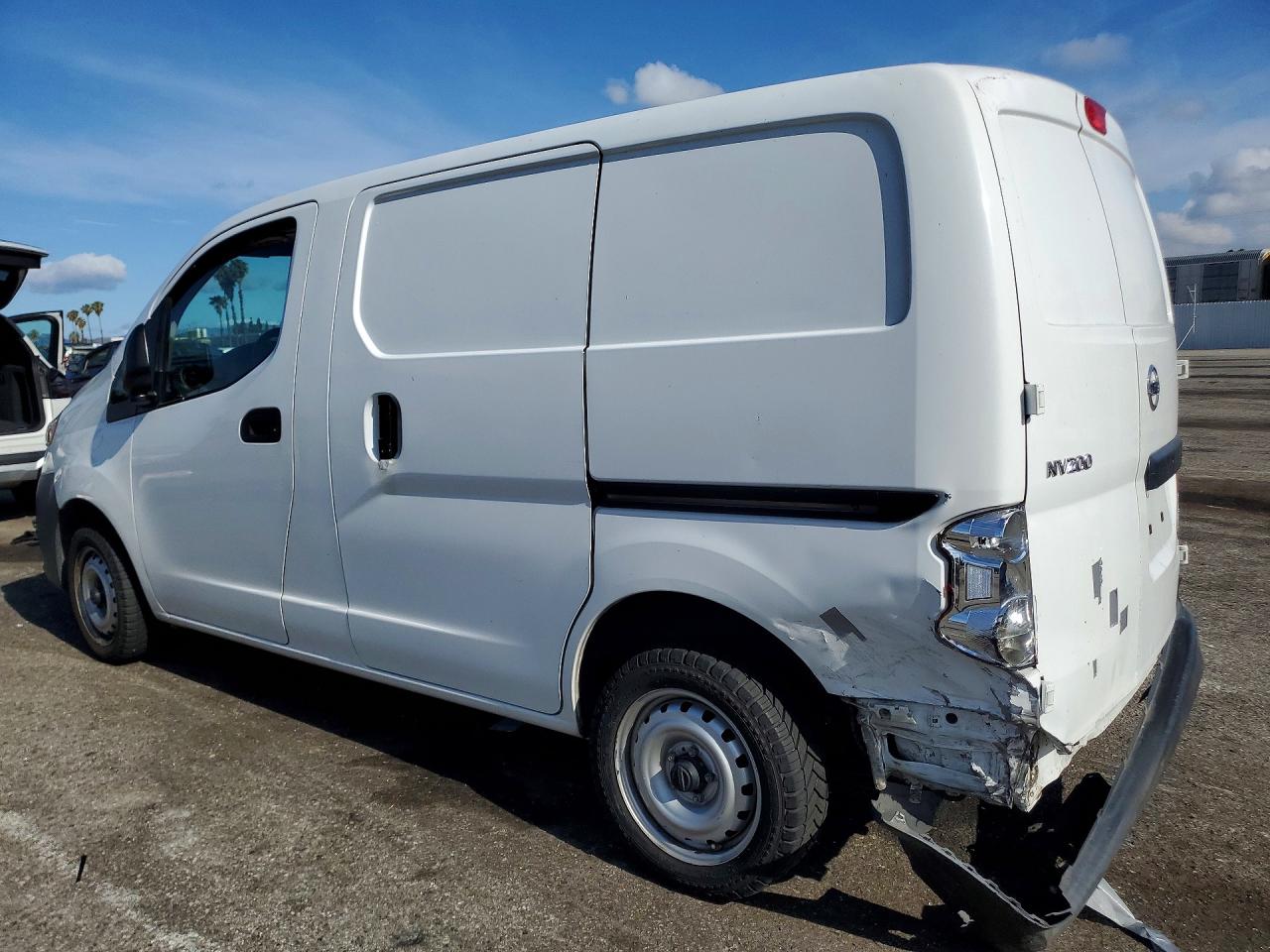 2016 NISSAN Nv200 s VIN 3N6CM0KN9GK693323 photo 2