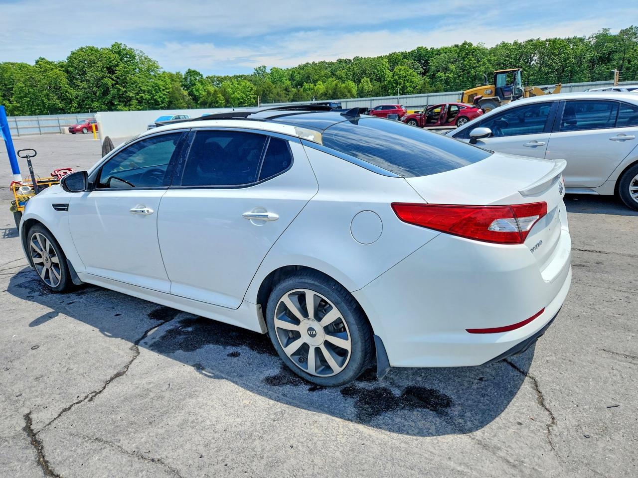 2012 Kia Optima VIN 5XXGR4A66CG073911 photo 2