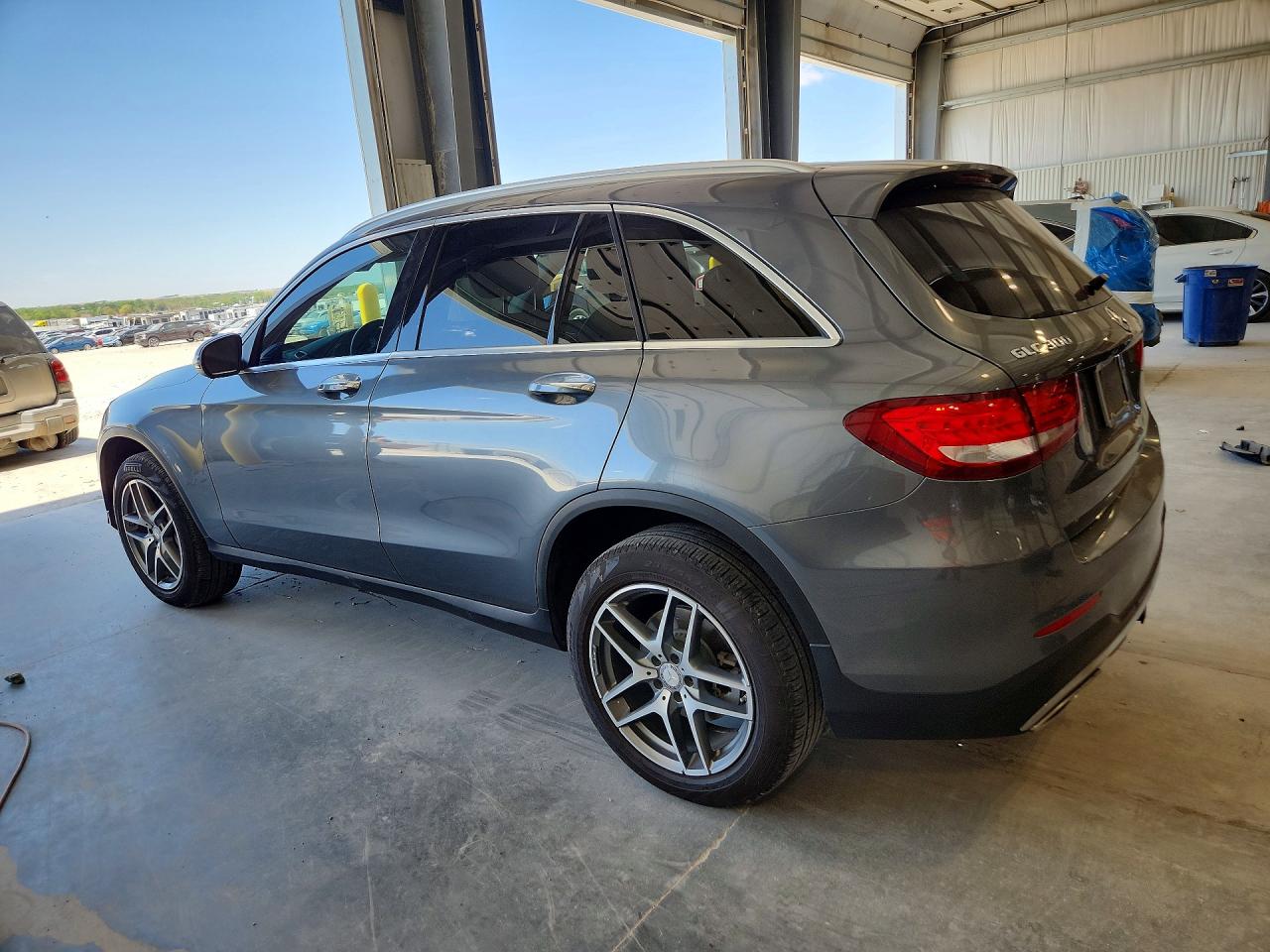 2016 Mercedes-Benz Glc class VIN WDC0G4KB3GF087282 photo 2