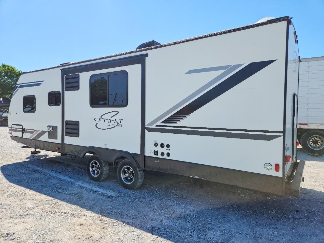 2021 COACHMEN Recreation VIN 5ZT2SBSB9MS040020 photo 3