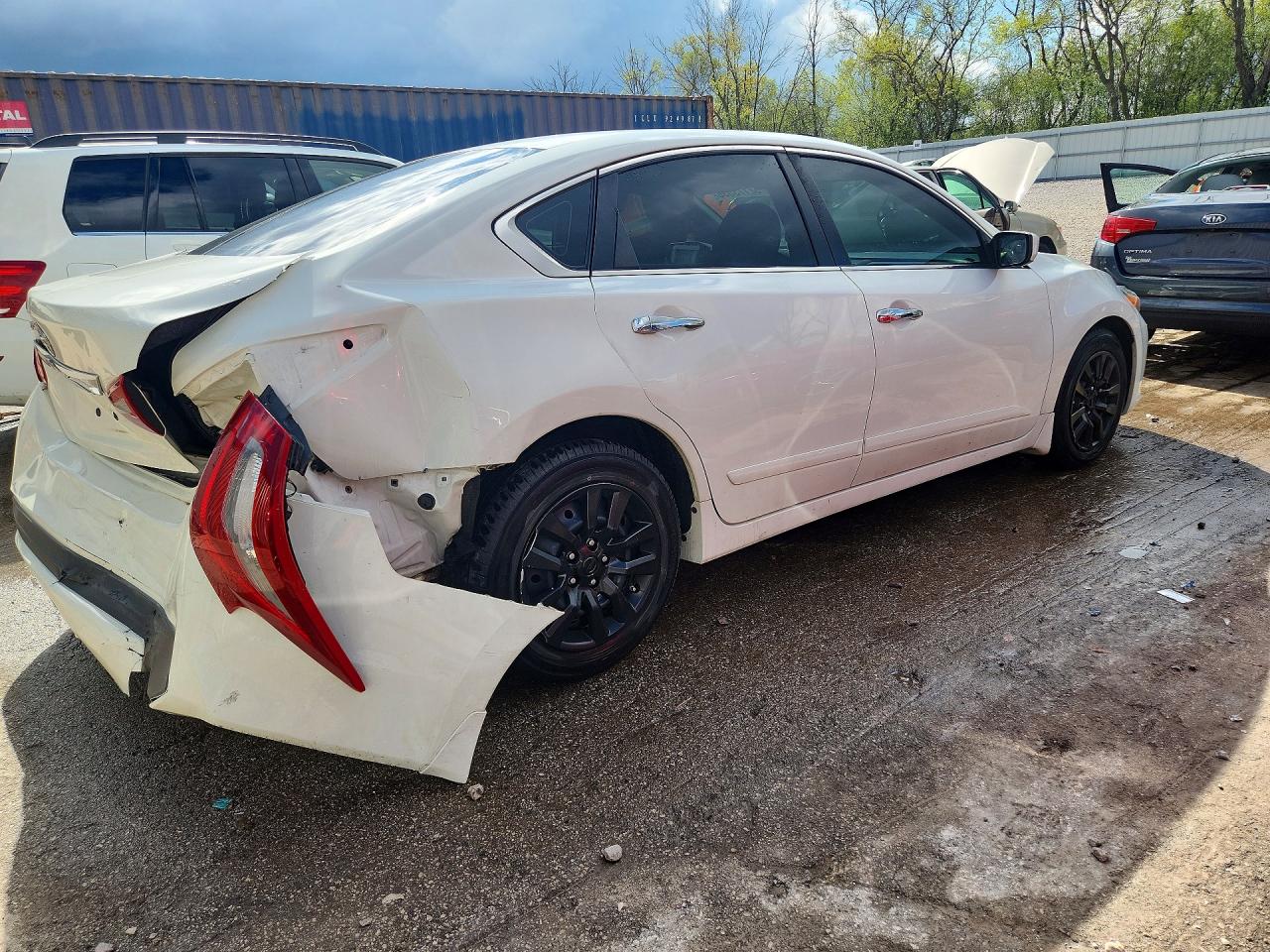 2018 Nissan Altima 2.5 VIN 1N4AL3AP6JC201738 photo 3
